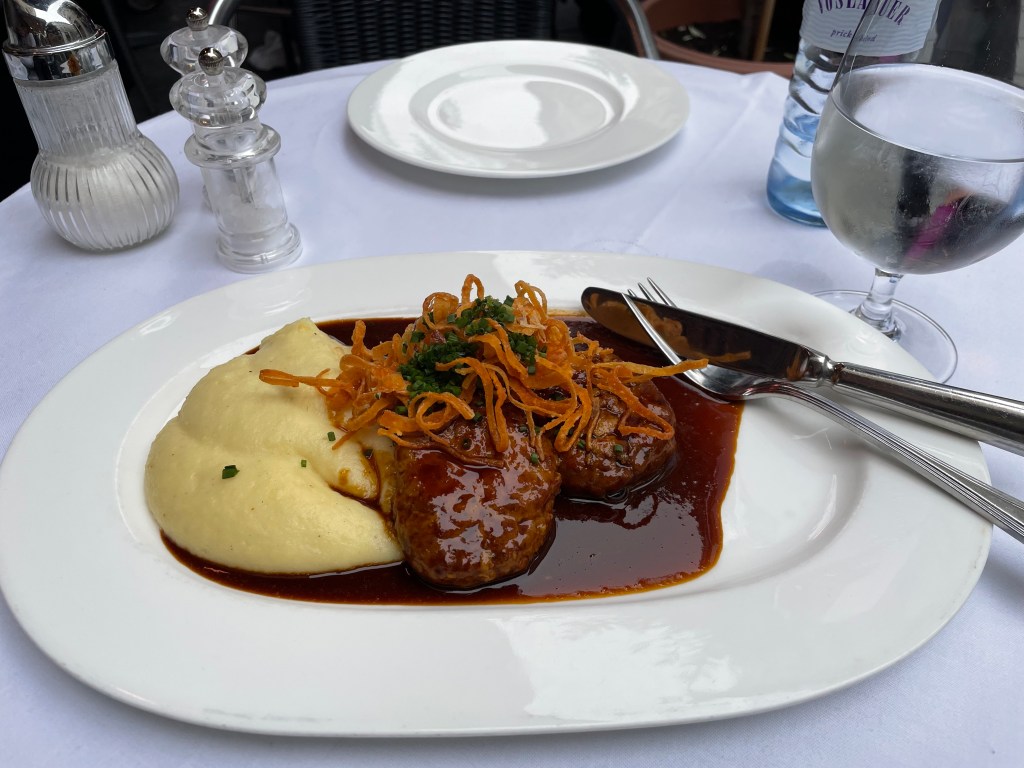 view of a hearty meal at Yum Schwarzen Kameel